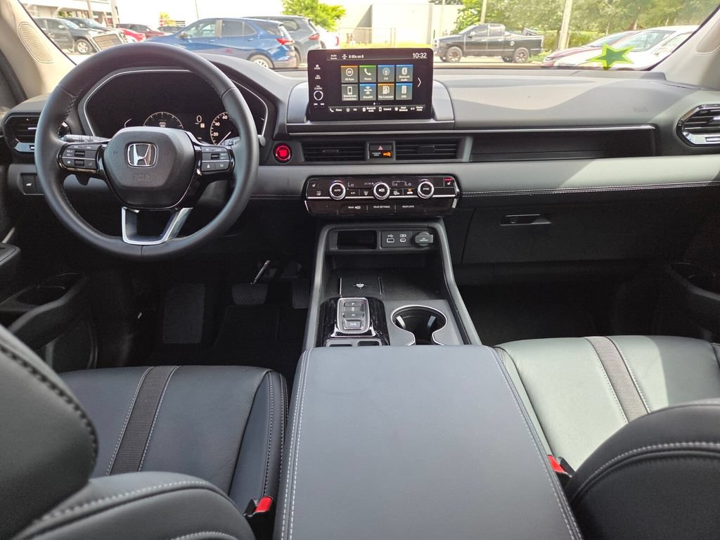 Used 2025 Honda Pilot EX-L image 5