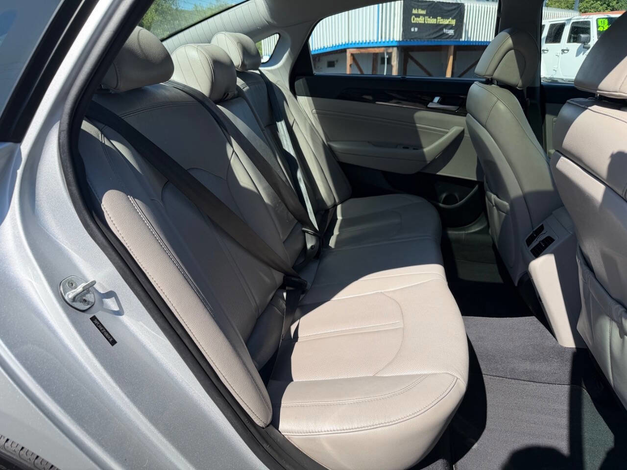 Used 2015 Hyundai Sonata Limited w/ Option Group 06 FWD image 25