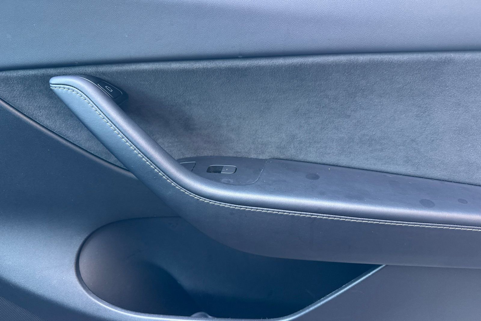 Used 2022 Tesla Model Y Long Range AWD/4WD image 21