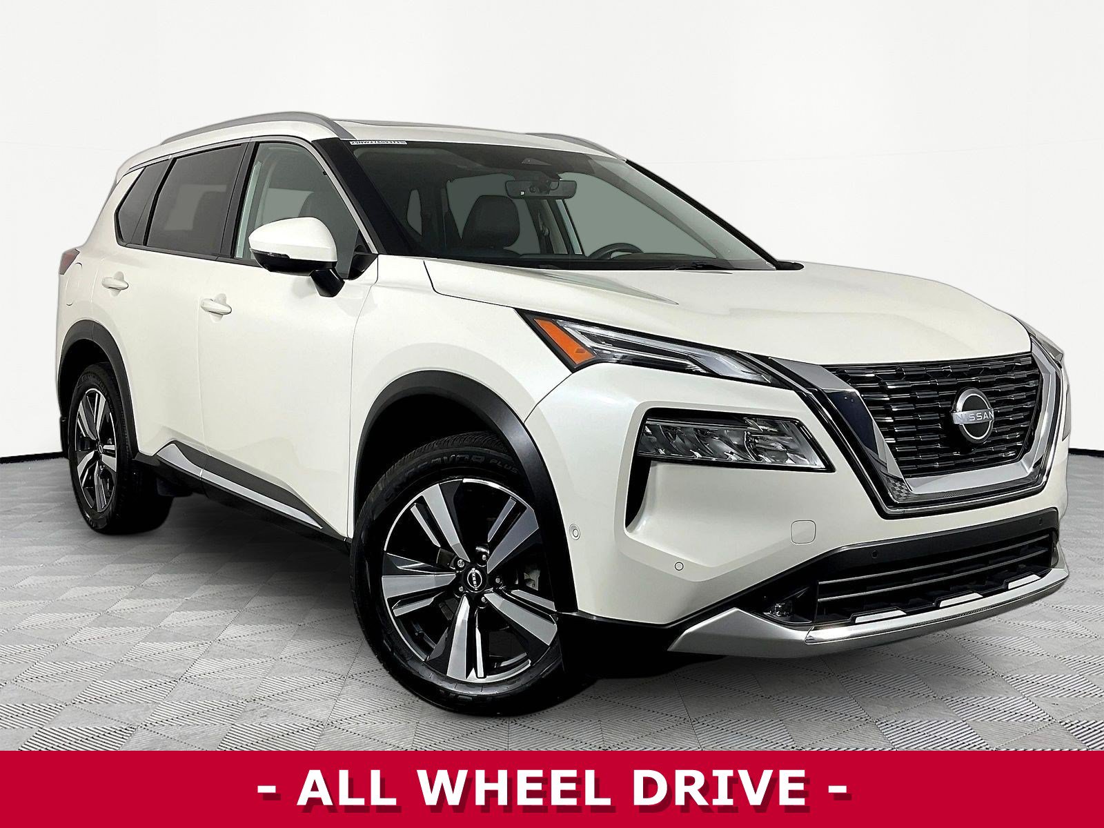 Certified 2022 Nissan Rogue Platinum w/ Head-Up Display Package AWD/4WD image 3