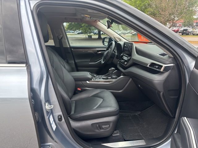Used 2021 Toyota Highlander Platinum AWD/4WD image 15