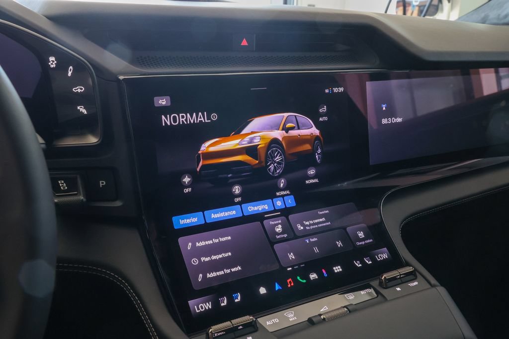 New 2026 Porsche Cayenne Turbo AWD/4WD image 71
