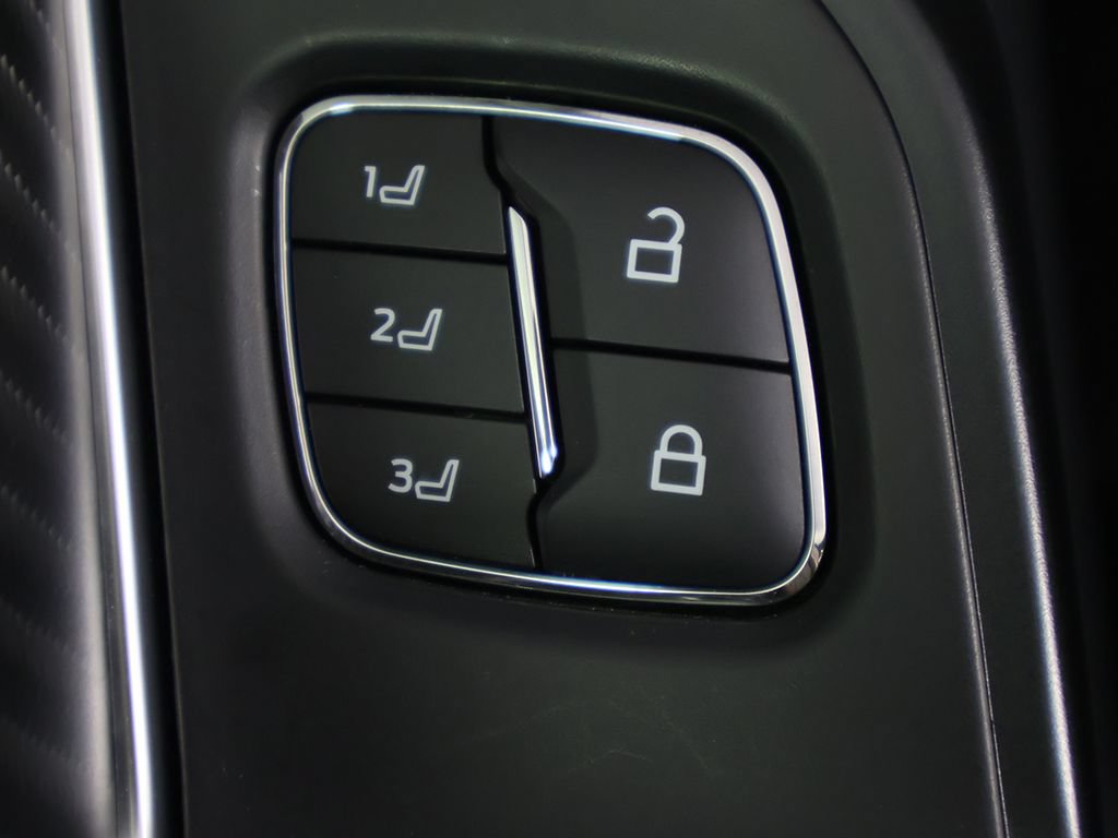 Used 2025 Ford F150 Raptor AWD/4WD image 39