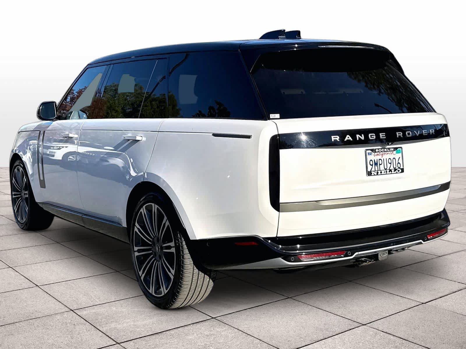 Used 2024 Land Rover Range Rover Long Wheelbase SE AWD/4WD image 14