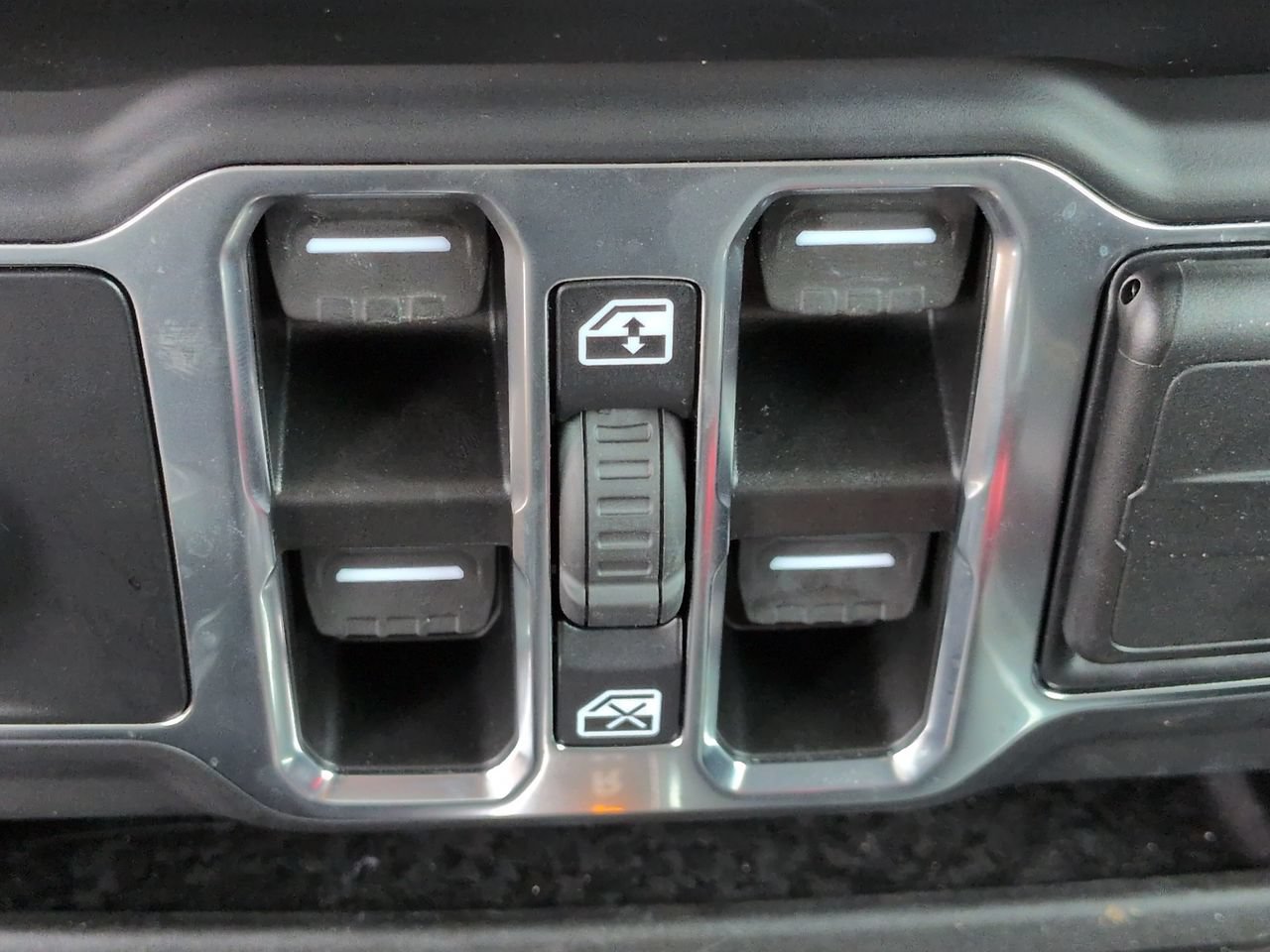 Used 2023 Jeep Gladiator Overland AWD/4WD image 24