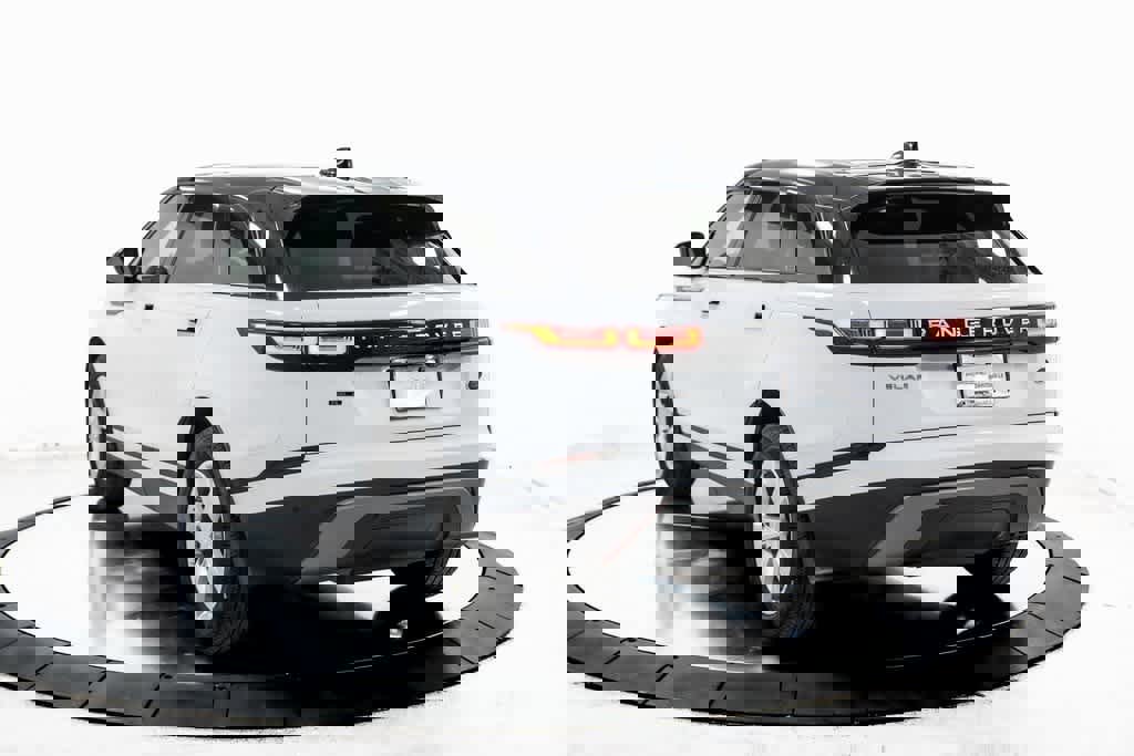 Used 2018 Land Rover Range Rover Velar S image 3