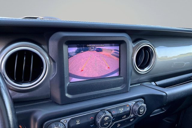 Used 2021 Jeep Wrangler Unlimited Sahara AWD/4WD image 14