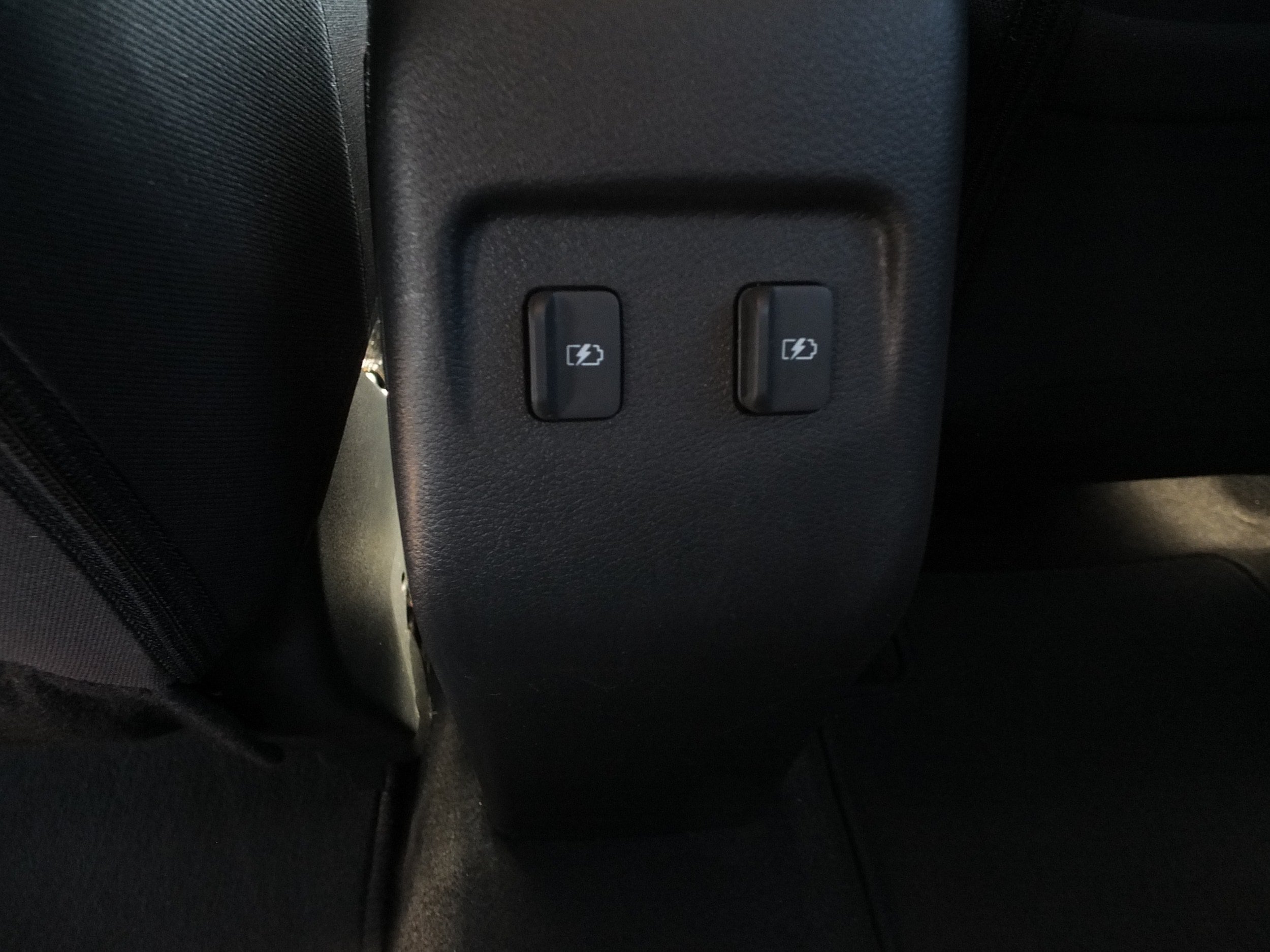 Used 2023 Nissan Kicks SV FWD image 16