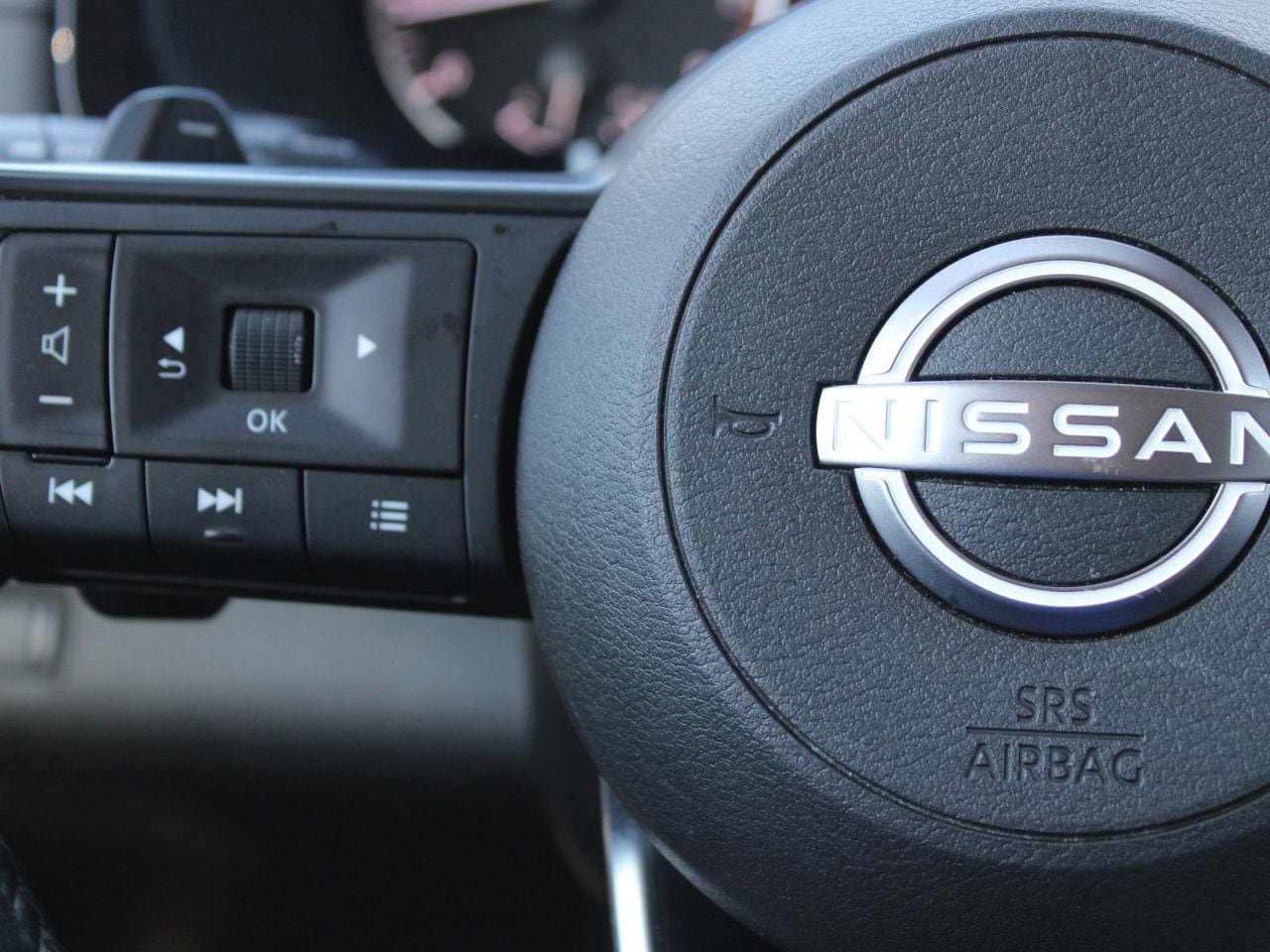 Used 2025 Nissan Pathfinder SV AWD/4WD image 30