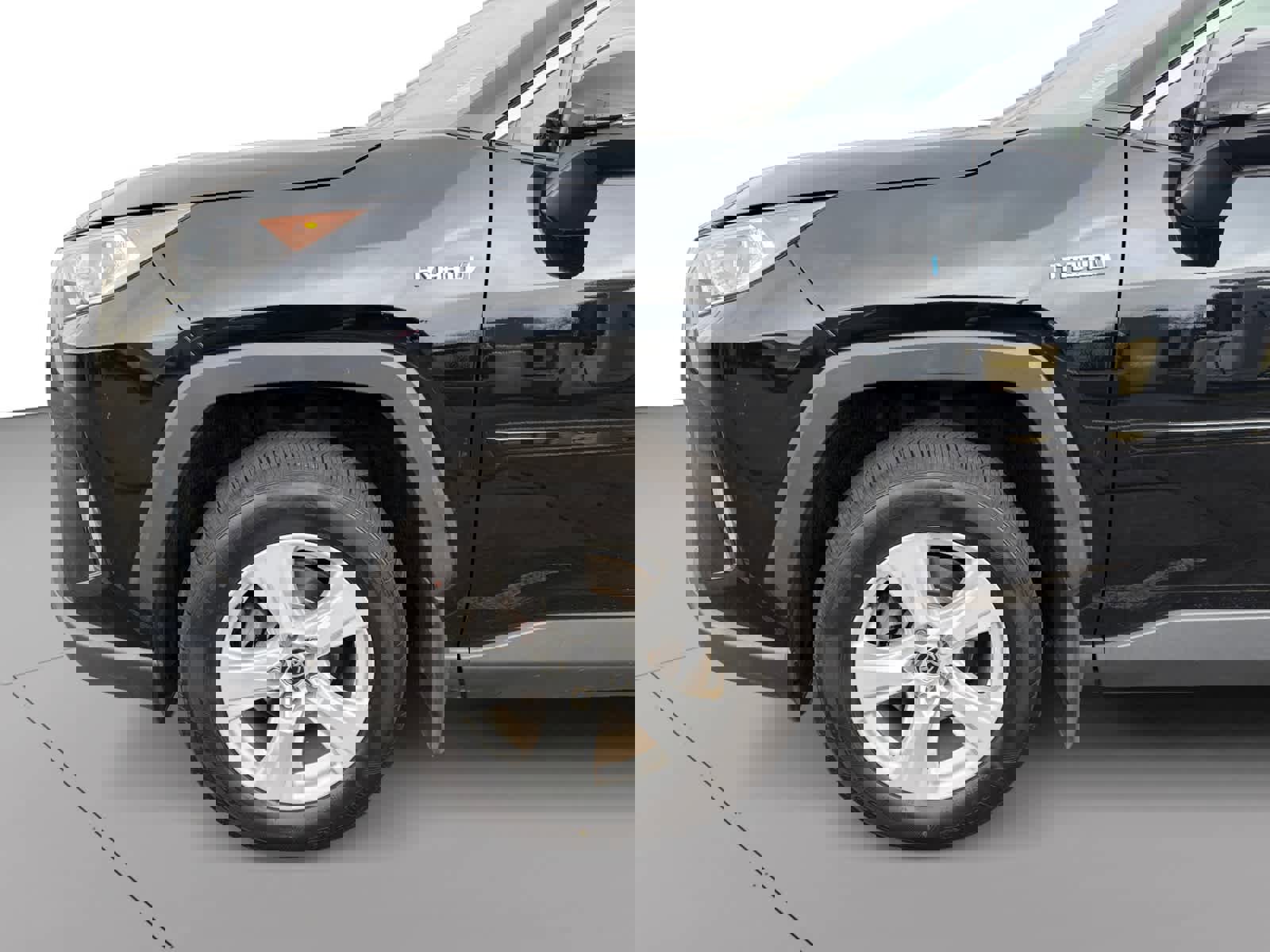 Used 2021 Toyota RAV4 XLE w/ Convenience Package AWD/4WD image 19