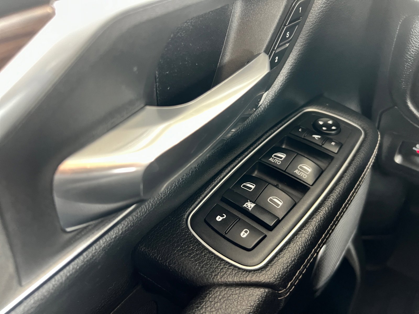 Used 2020 RAM 1500 Laramie image 22