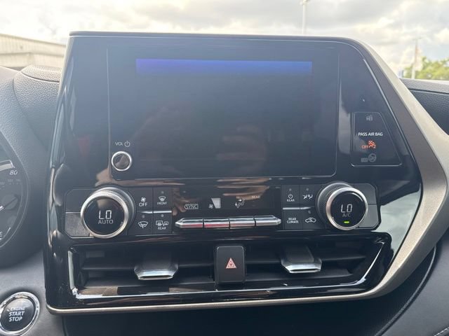 Used 2023 Toyota Highlander L AWD/4WD image 33