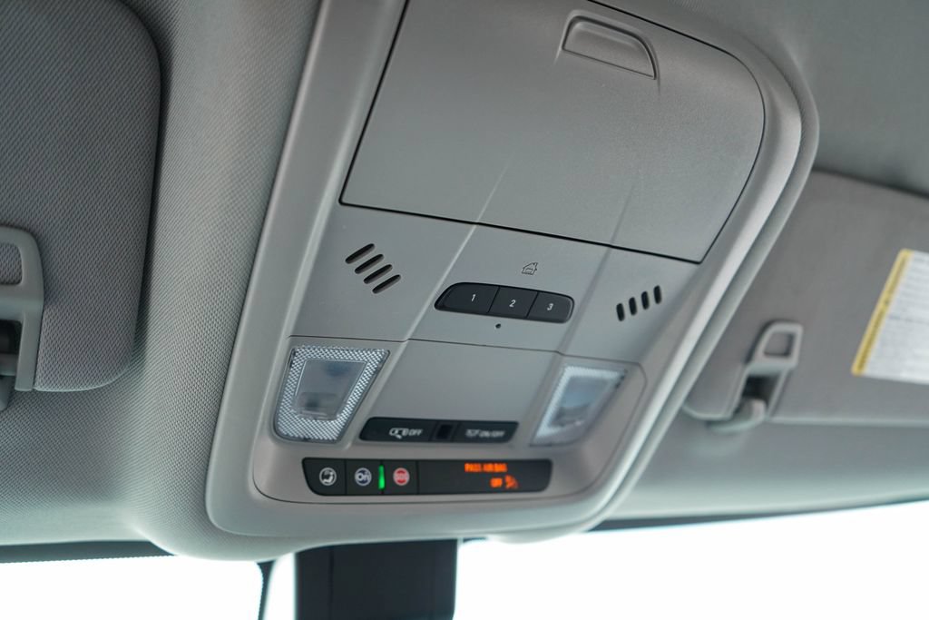 Used 2024 GMC Terrain SLT FWD image 11