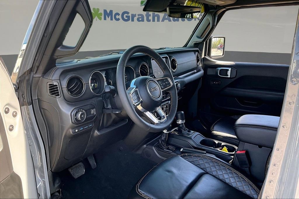 Used 2023 Jeep Wrangler Unlimited Sahara AWD/4WD image 16