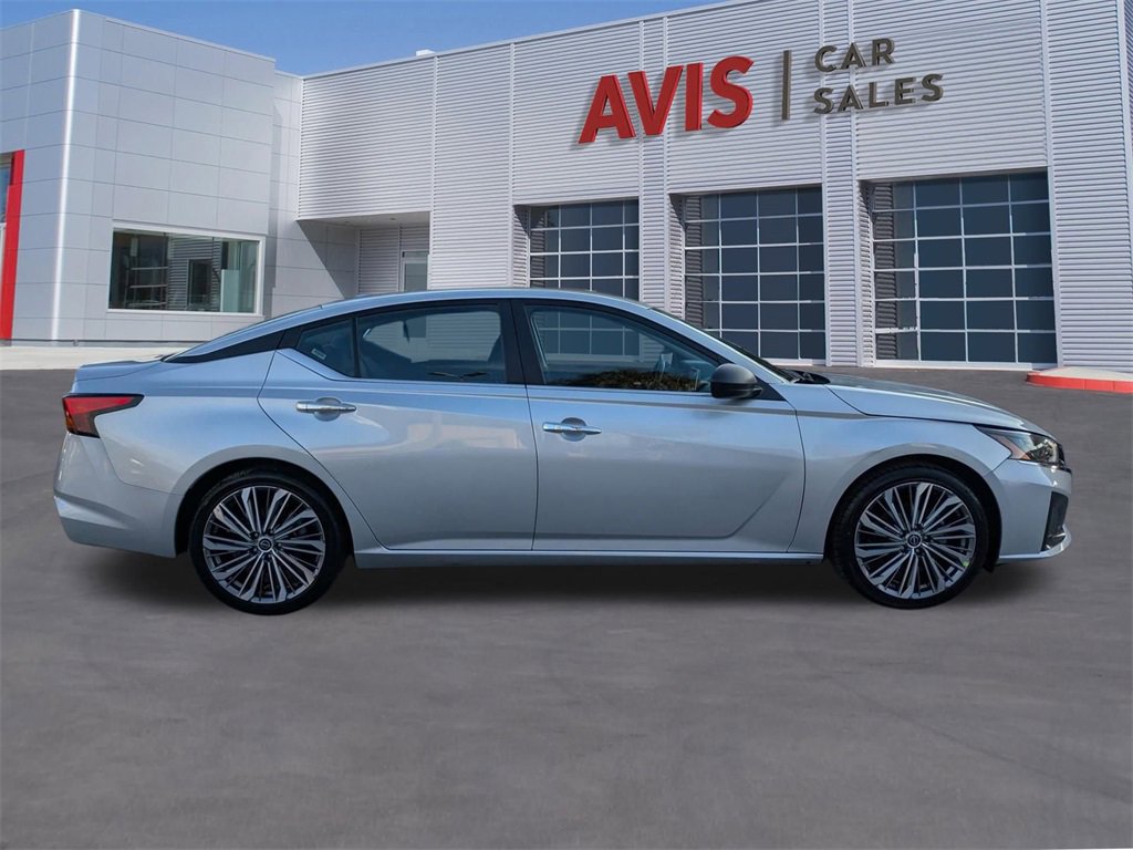 Used 2024 Nissan Altima 2.5 SV image 5
