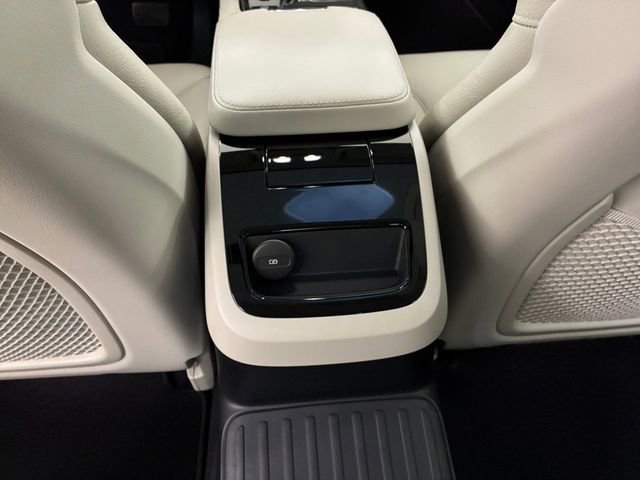 Used 2023 Volvo S60 T8 Plus image 19