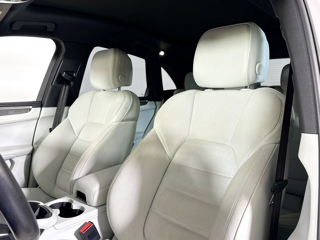 Certified 2024 Porsche Macan GTS AWD/4WD image 5
