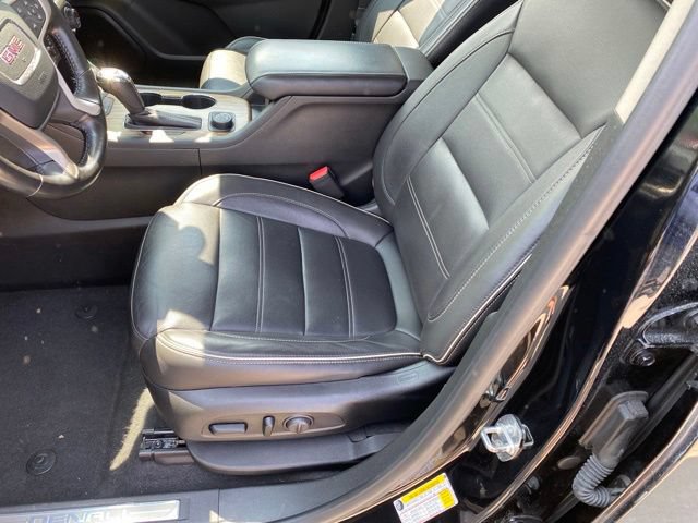 Used 2019 GMC Acadia Denali w/ Technology Package AWD/4WD image 18