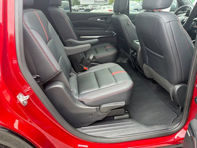 Used 2025 Chevrolet Traverse RS AWD/4WD image 15