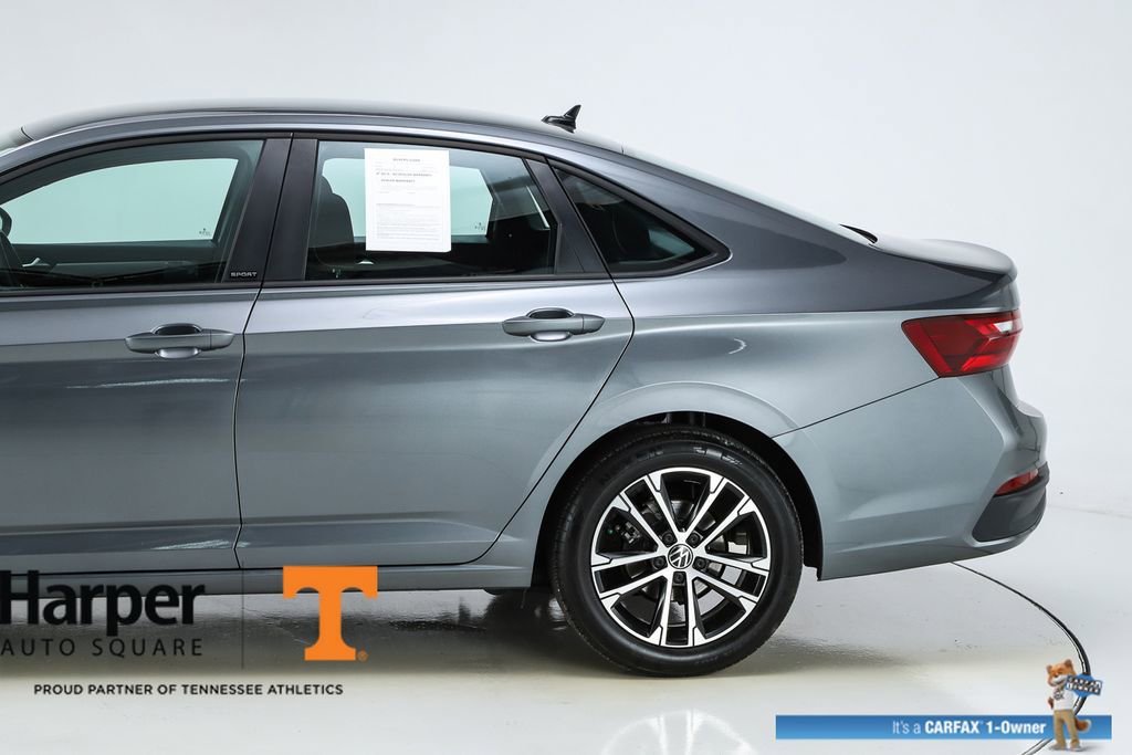 Used 2025 Volkswagen Jetta Sport image 4