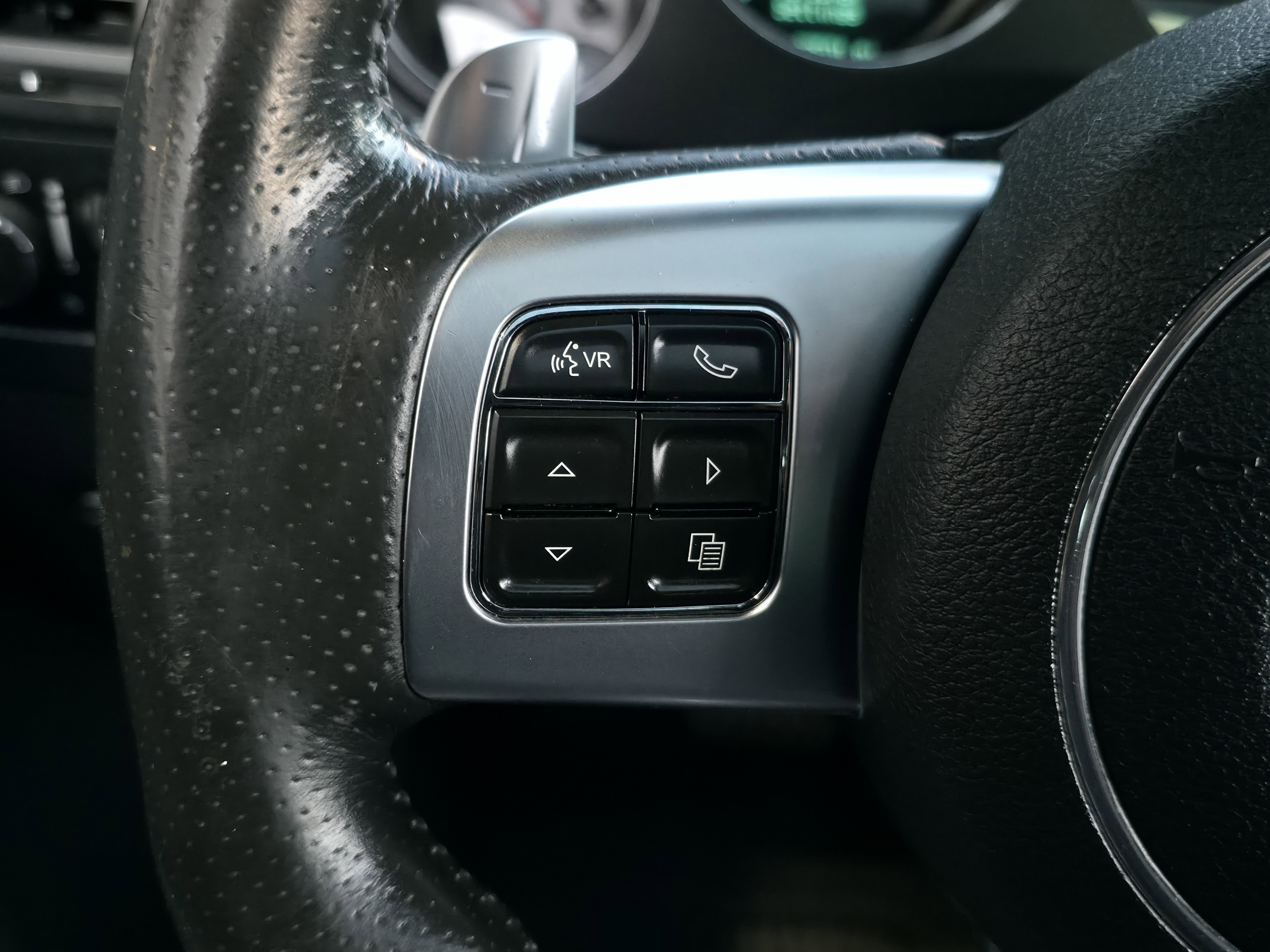 Used 2012 Dodge Challenger SRT8 w/ Premium Sound Group image 19