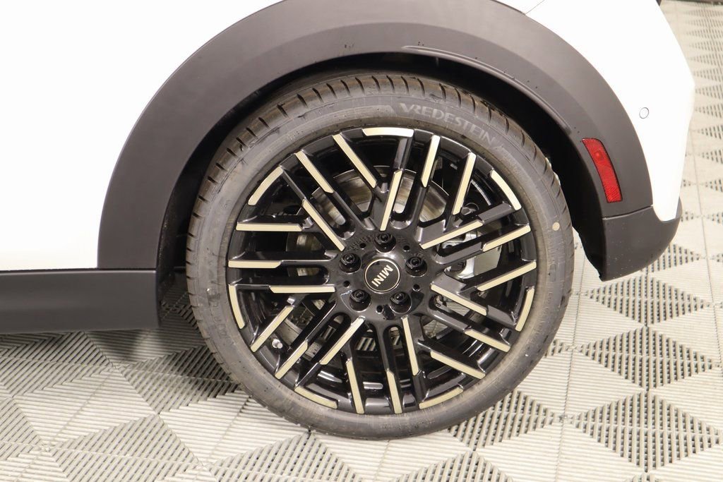 New 2025 MINI Cooper 2-Door Hardtop image 19