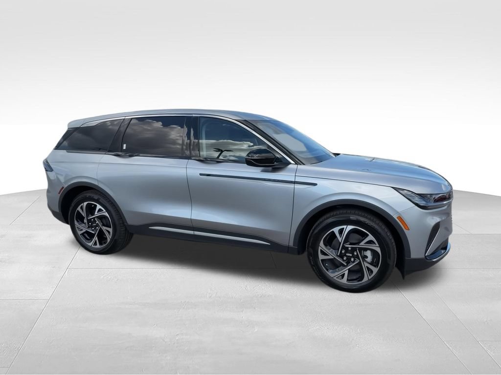 New 2026 Lincoln Nautilus Premier AWD/4WD image 2