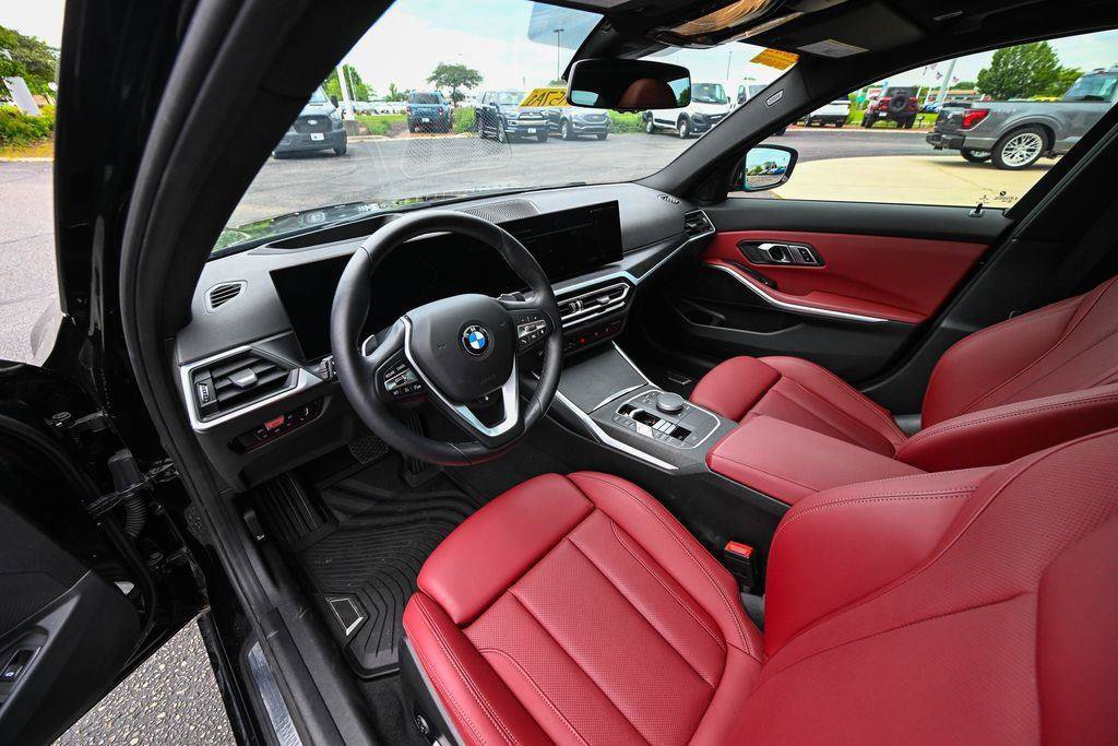 Used 2023 BMW 330i xDrive Sedan w/ Premium Package AWD/4WD image 17