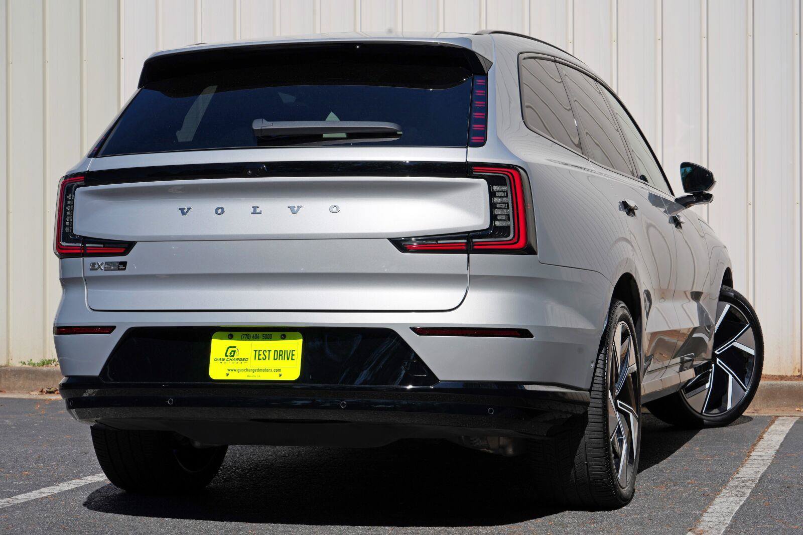 Used 2025 Volvo EX90 Ultra AWD/4WD image 4