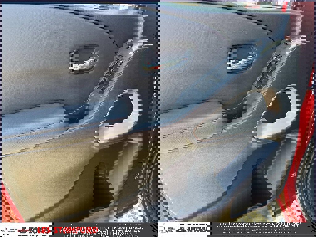 Used 2022 Nissan Frontier SV w/ SV Premium Package image 17