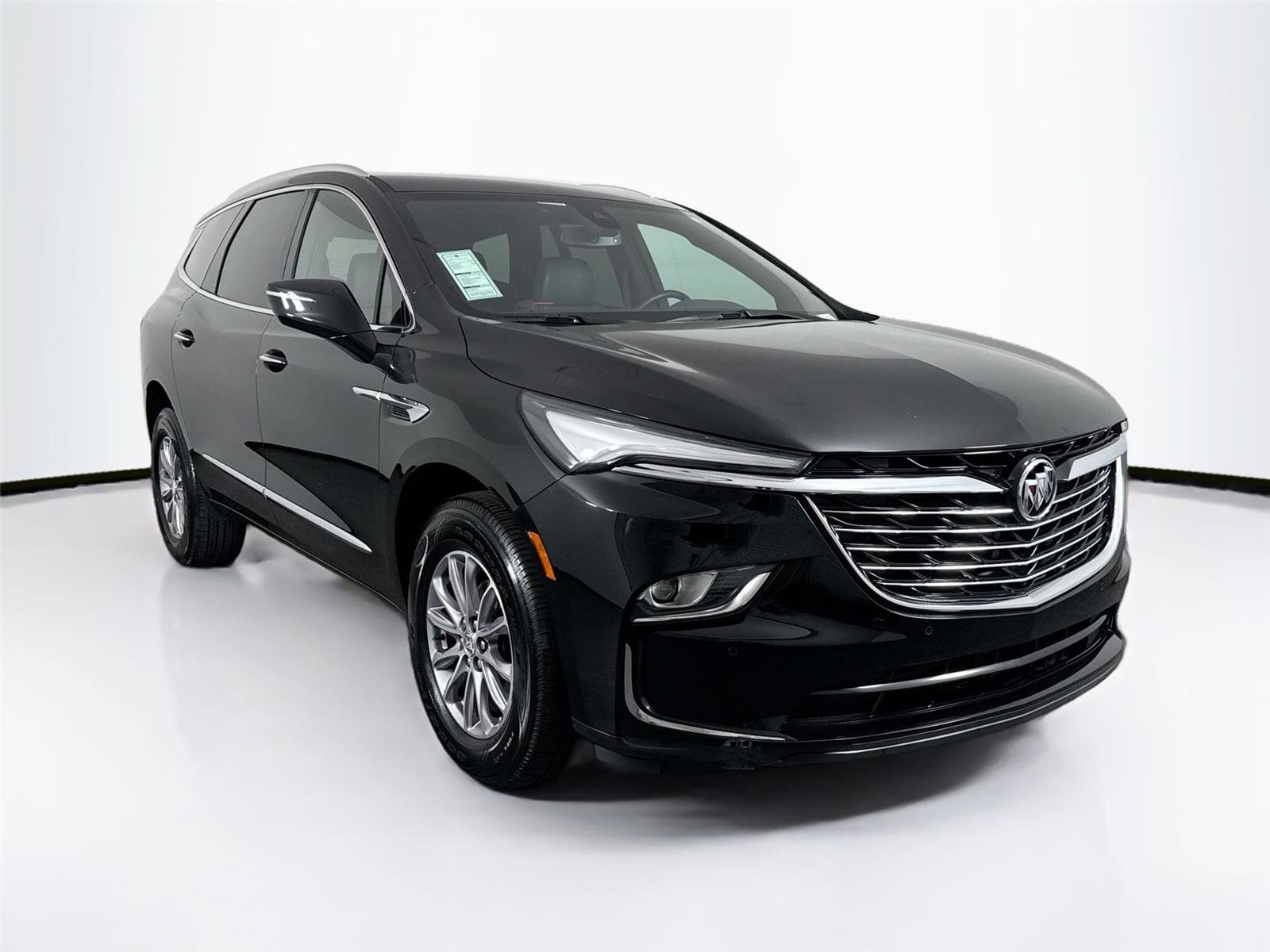 Used 2024 Buick Enclave Essence image 9