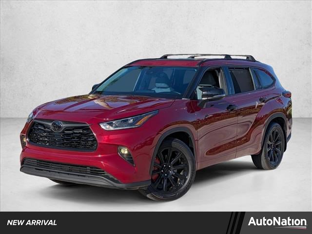 Used 2021 Toyota Highlander XLE FWD image 1