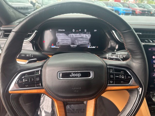 Used 2025 Jeep Grand Cherokee L Summit AWD/4WD image 15
