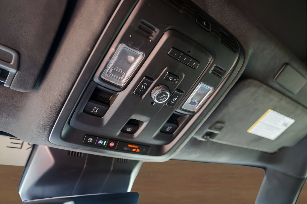 Certified 2023 Cadillac Escalade Premium Luxury Platinum AWD/4WD image 21