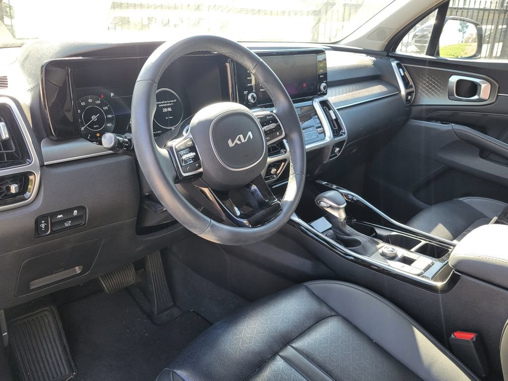 Certified 2023 Kia Sorento SX FWD image 9