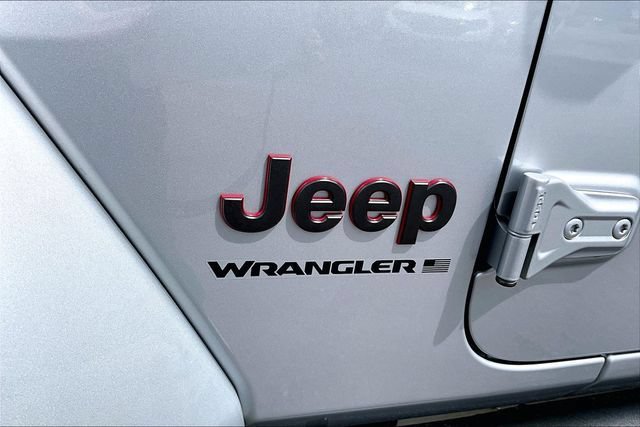 Used 2023 Jeep Wrangler Unlimited Rubicon w/ Cold Weather Group AWD/4WD image 32