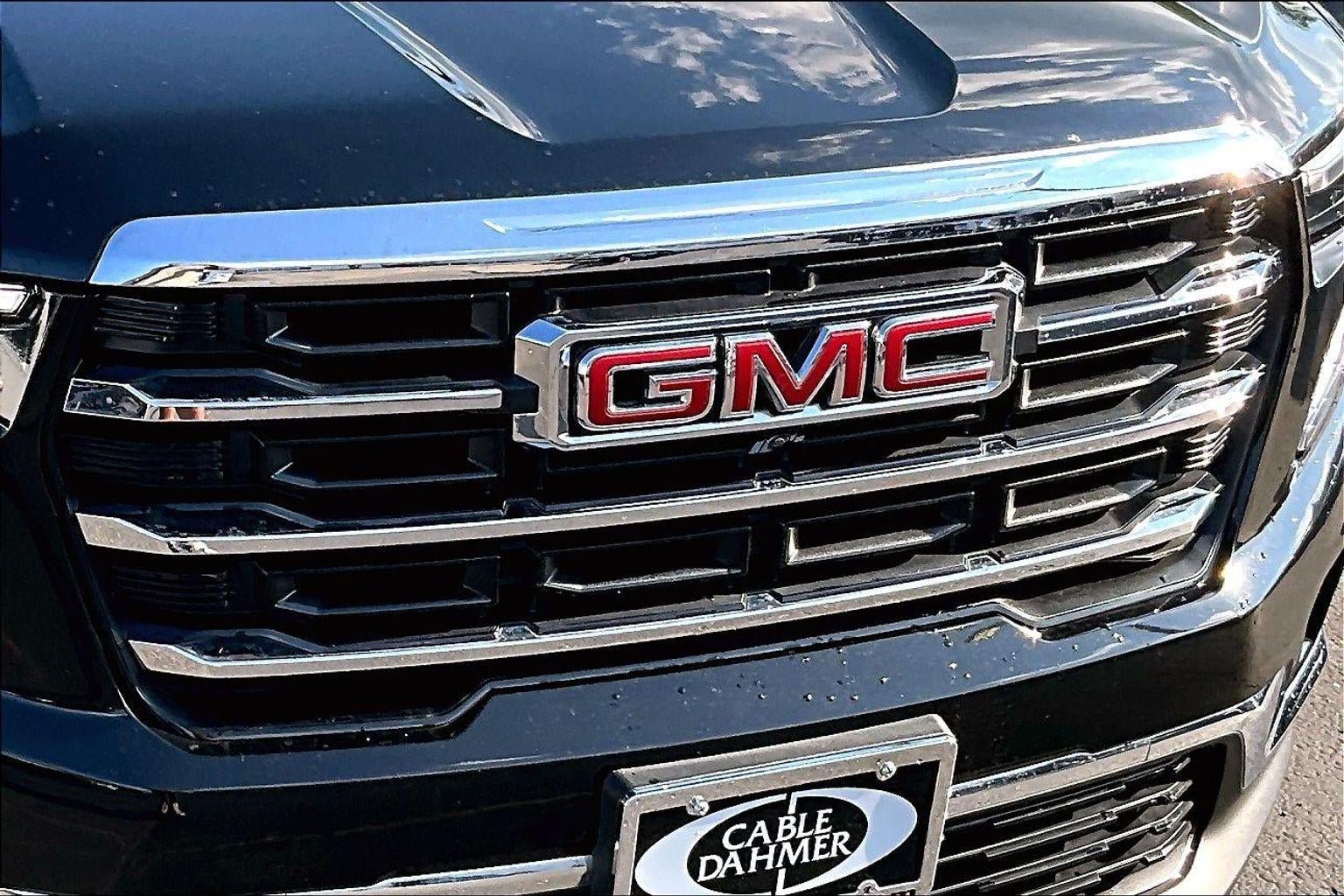 Used 2025 GMC Acadia Elevation AWD/4WD image 31