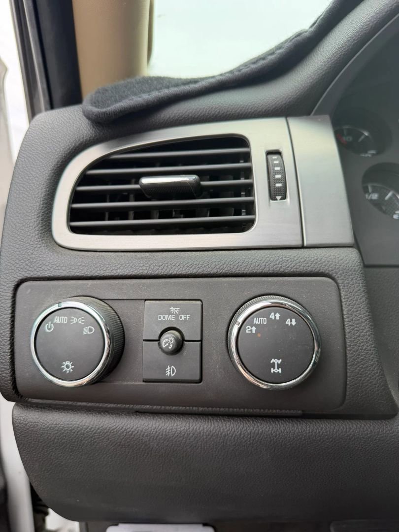 Used 2007 Chevrolet Avalanche LT w/ LT Preferred Equipment Group AWD/4WD image 26