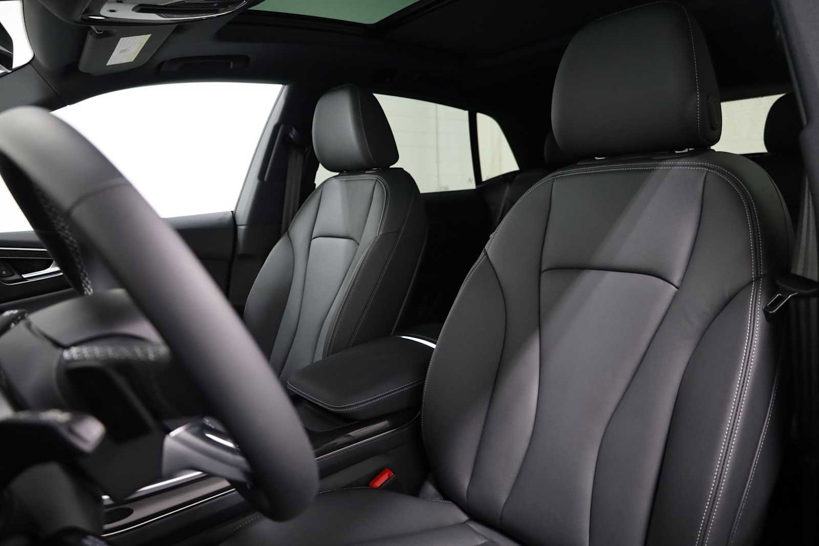 New 2025 Audi Q8 Premium image 5