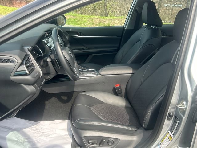 Used 2020 Toyota Camry XSE image 10