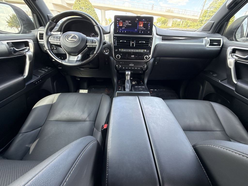 Used 2023 Lexus GX 460 Premium w/ Premium Plus Package image 17