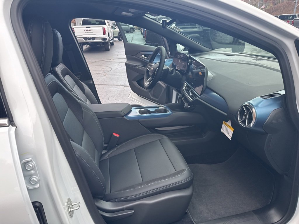 New 2026 Chevrolet Equinox EV LT image 13