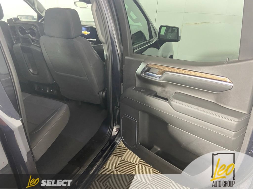 Used 2023 Chevrolet Silverado 1500 LT AWD/4WD image 19