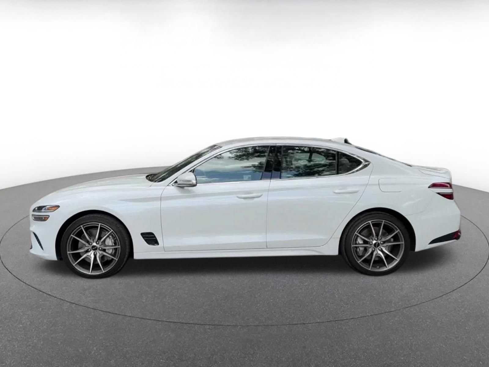 Used 2025 Genesis G70 2.5T AWD/4WD image 9