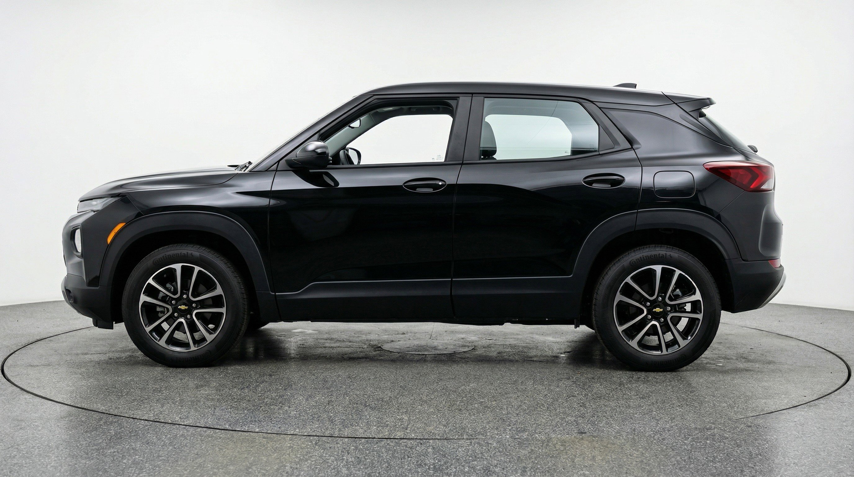 Used 2025 Chevrolet TrailBlazer LT FWD image 5