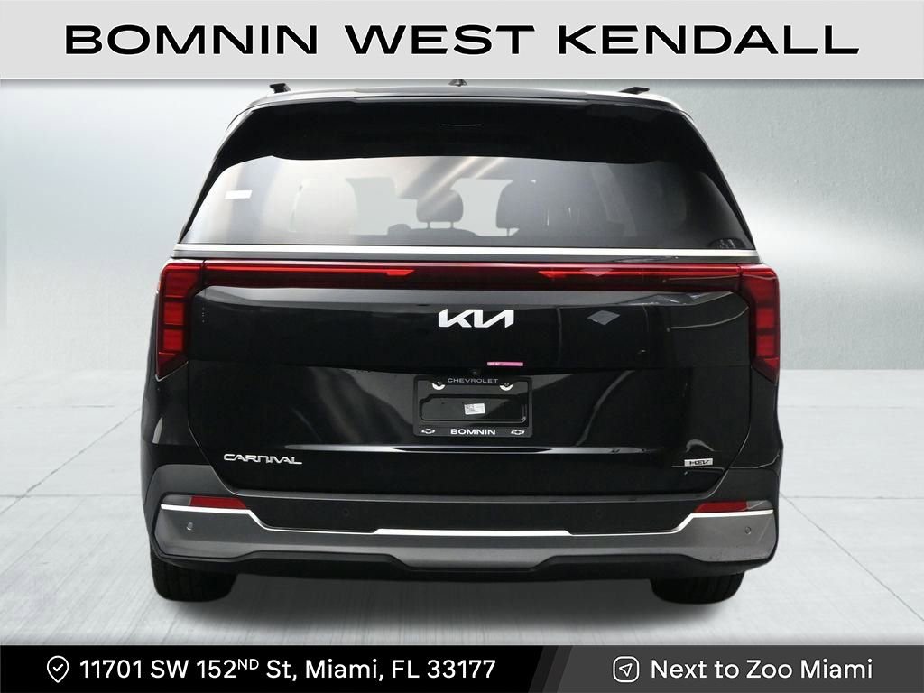 Used 2025 Kia Carnival SX image 4