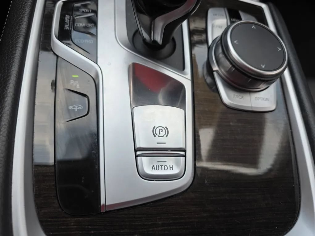Used 2019 BMW 740i w/ Cold Weather Package RWD image 35