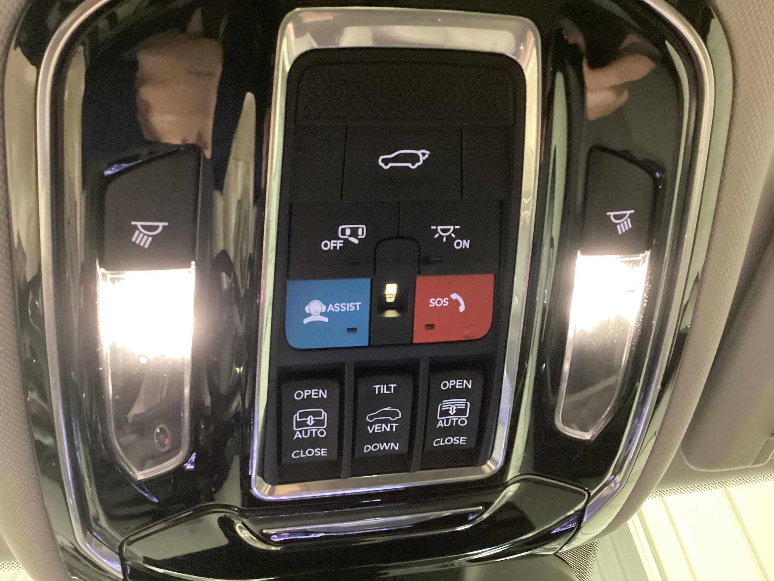 Used 2023 Jeep Grand Cherokee Overland w/ Adv Protech Group III AWD/4WD image 21