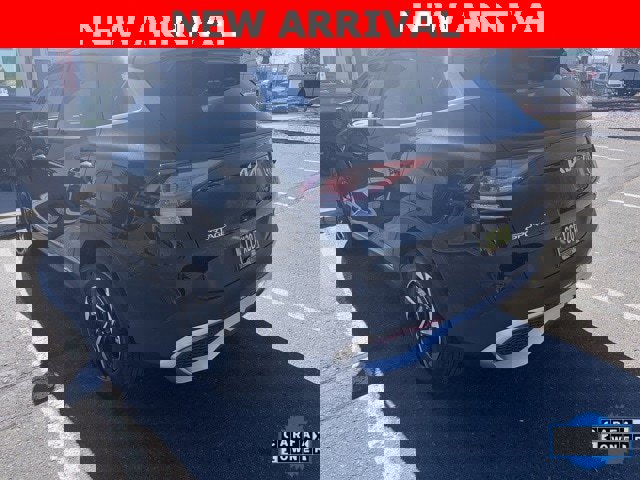 Used 2024 Kia Sportage LX image 6