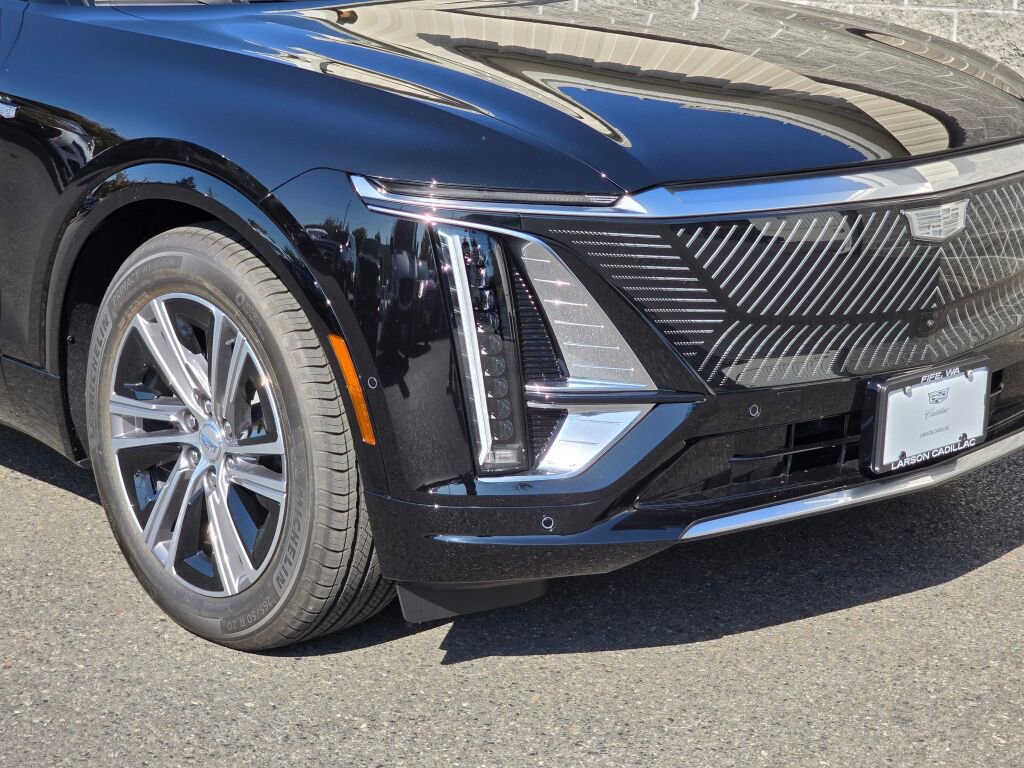 New 2026 Cadillac Lyriq Luxury image 13